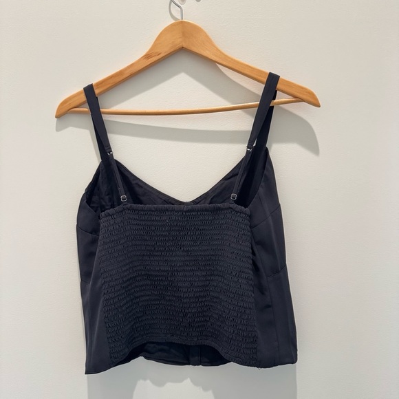 Abercrombie & Fitch Strappy Tank Blouse black
Size L - Picture 4 of 7